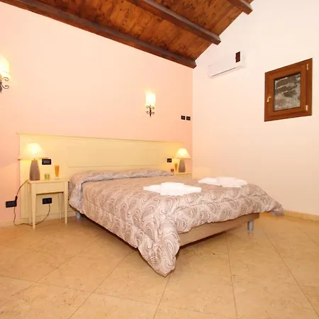 Kefa Holiday - Di Ruggero Cefalù