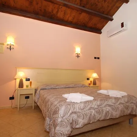Gasthuis Kefa Holiday - Di Ruggero *
